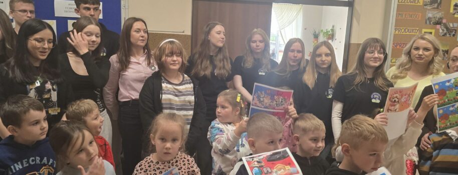 Kreatywne warsztaty dla przedszkolaków w wykonaniu uczniów Technikum Reklamy